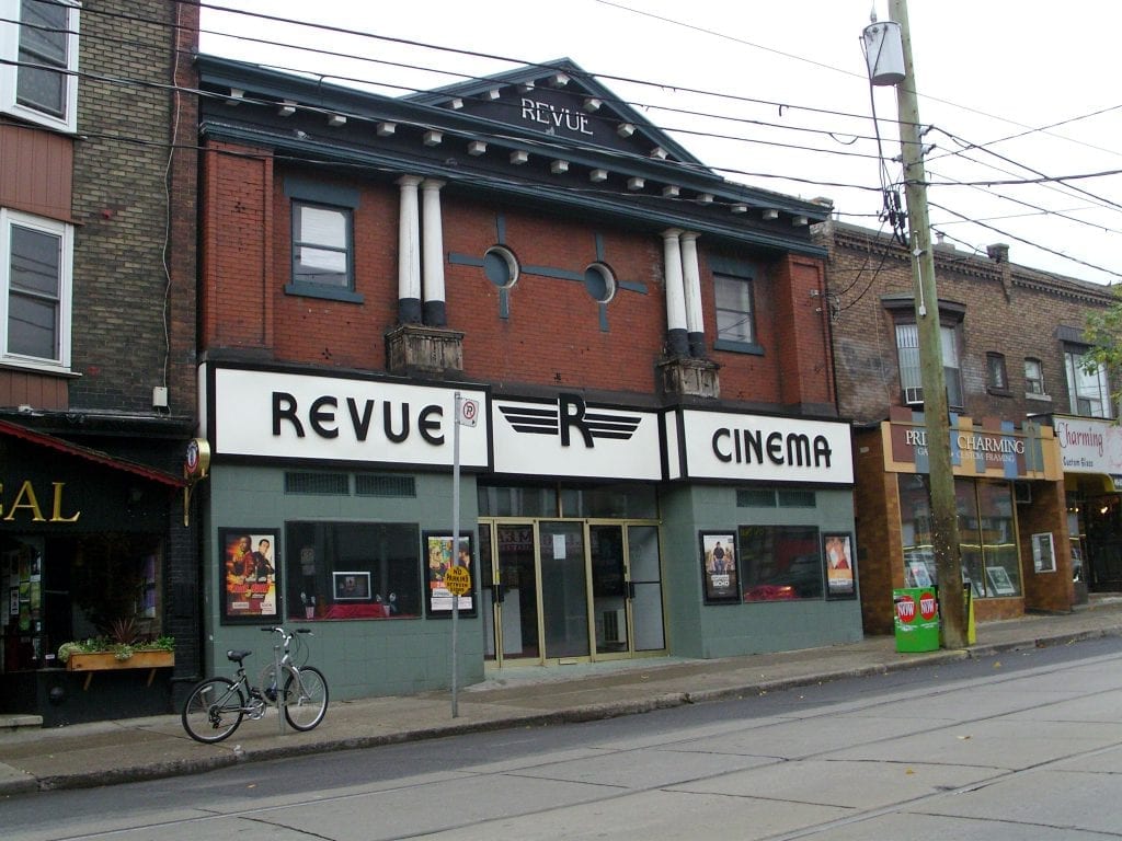 Revue Cinema Exterior